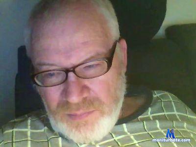 reverendo23 cam4 straight performer from Republic of Italy  