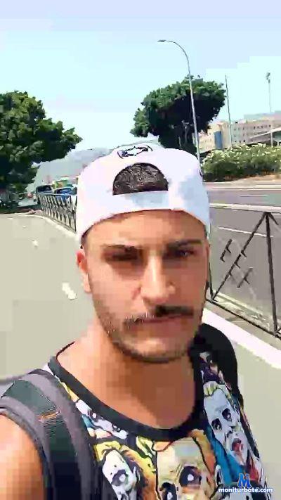 kinkis_amos cam4 bisexual performer from Kingdom of Spain  
