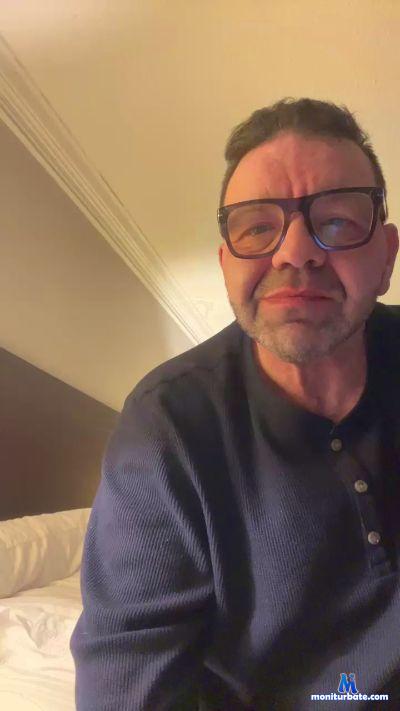 donny1313 cam4 gay performer from United States of America  