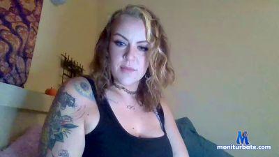 RissaLove420 cam4 bicurious performer from United States of America spanking ass bdsm striptease smoke submissive amateur 