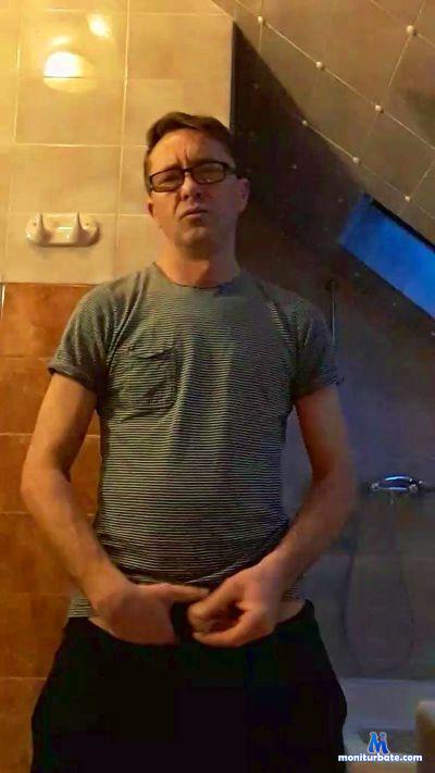 davidkoohot cam4 bicurious performer from United Kingdom of Great Britain & Northern Ireland  