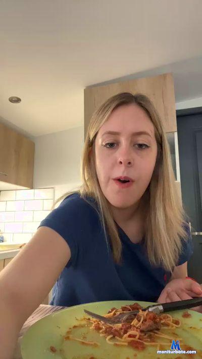 MmeYukiii cam4 straight performer from French Republic  