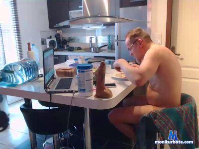 mecbiexhib cam4 bicurious performer from French Republic  