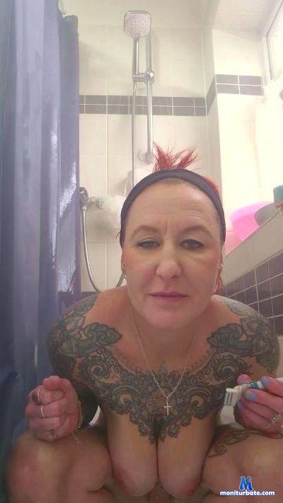 robyred4_hot cam4 straight performer from United Kingdom of Great Britain & Northern Ireland  
