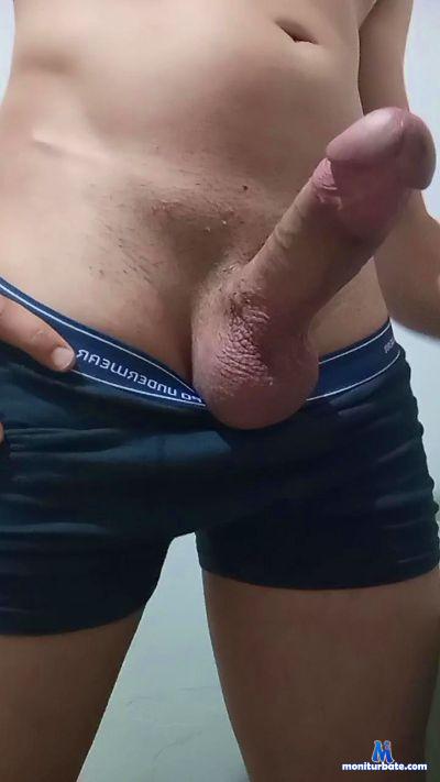 hsafado_xxx cam4 straight performer from Federative Republic of Brazil  