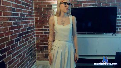 MeganEsten cam4 bicurious performer from United States of America  