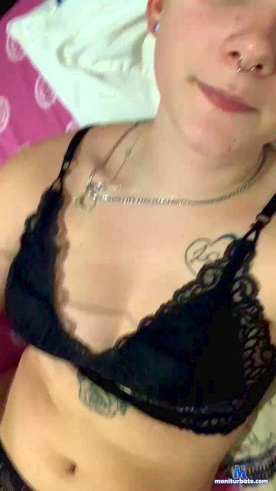 piwihot1 cam4 bisexual performer from French Republic feet lesbian 