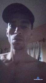 Leonelg95 cam4 livecam show performer room profile