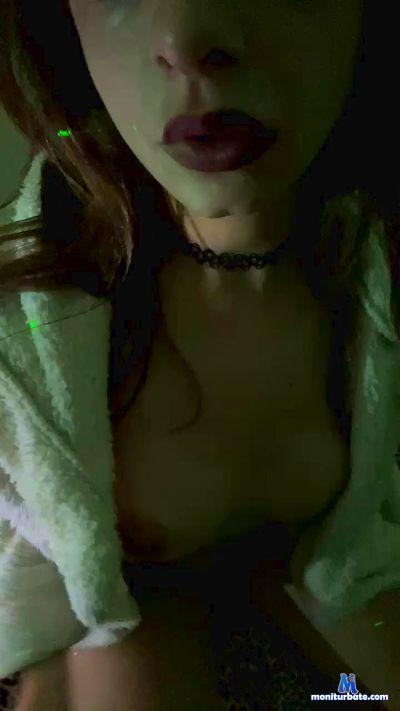 DevilSweety cam4 bisexual performer from Republic of Italy pornstar fica culo squirt masturbation italia 