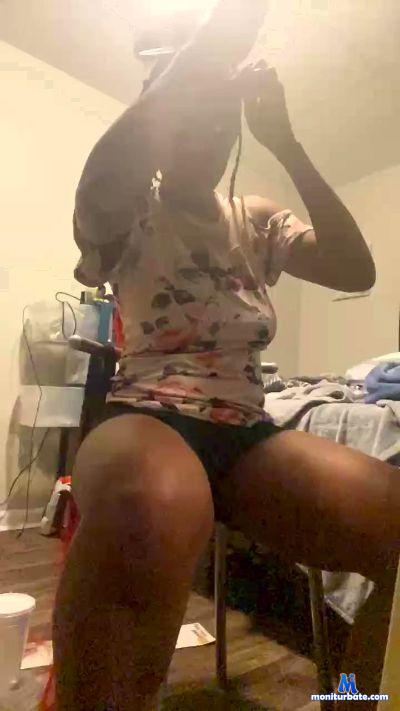 LoveAries cam4 bisexual performer from United States of America  