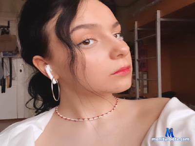 CatherynBradway cam4 bicurious performer from French Republic armpits schoolgirl milk C2C striptease gamer spanking 