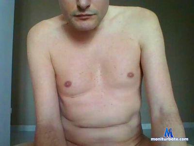 linus99975 cam4 gay performer from Republic of Italy  