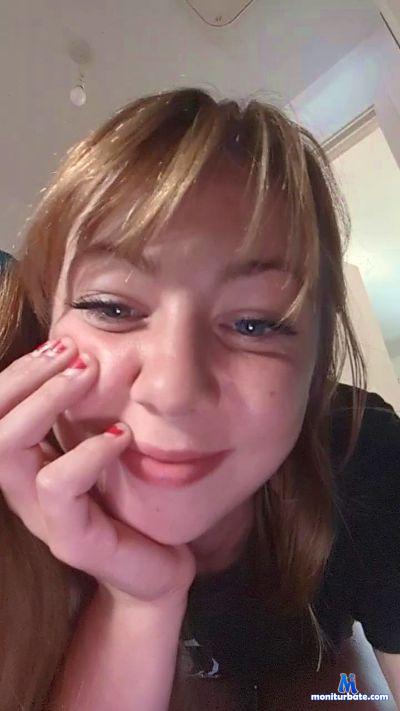 Chloerose97 cam4 straight performer from United Kingdom of Great Britain & Northern Ireland  