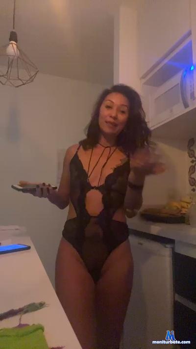 SaoriLuxo cam4 bisexual performer from Federative Republic of Brazil  