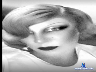 fantasme270927 cam4 bisexual performer from French Republic exterieur 