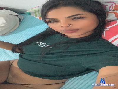 Dulcesofi_222 cam4 bisexual performer from Republic of Colombia  