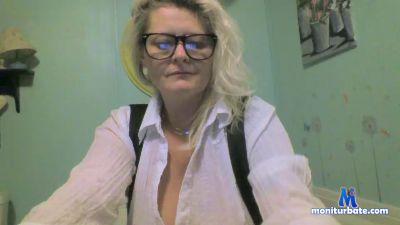 GypsyGirl82 cam4 bicurious performer from United States of America smoke masturbation schoolgirl pussy amateur smoking 