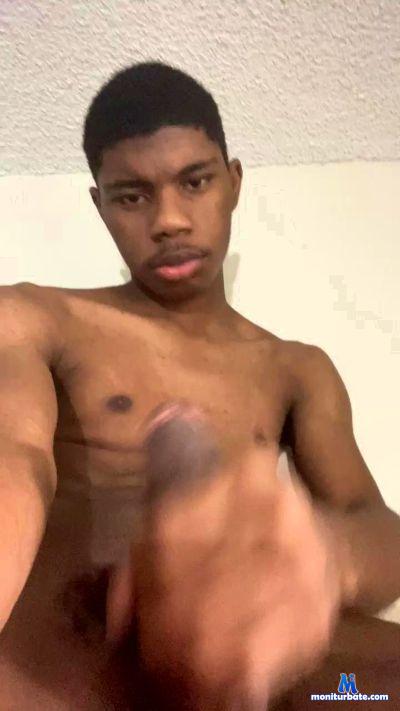 Bigdickbenji cam4 straight performer from United States of America  