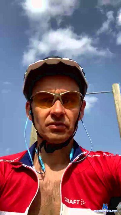 canaille74 cam4 gay performer from French Republic  