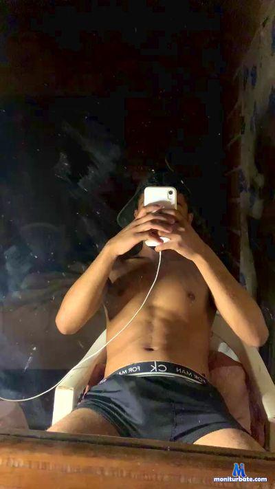 mlkmagrinho2 cam4 straight performer from Federative Republic of Brazil  