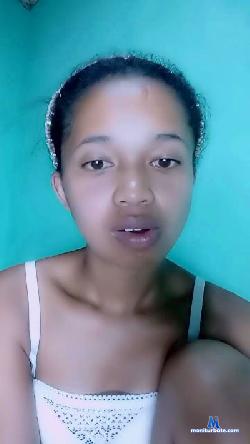 Mouanah cam4 live cam performer profile