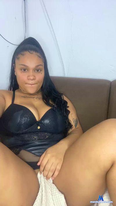 nunaxx1 cam4 bisexual performer from Federative Republic of Brazil  