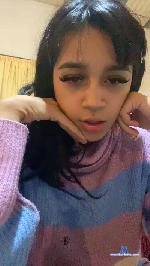 luuli1818 cam4 livecam show performer room profile