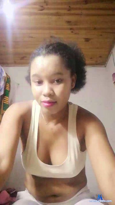 beauty320 cam4 gay performer from Republic of Madagascar  