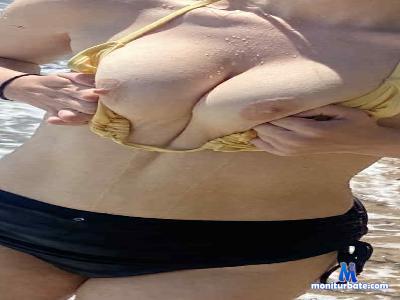 Hotcouple69xoxo cam4 bicurious performer from United Kingdom of Great Britain & Northern Ireland  