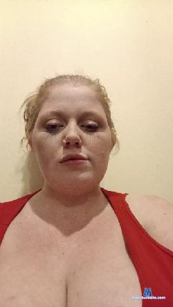 Lucieelove cam4 live cam performer profile