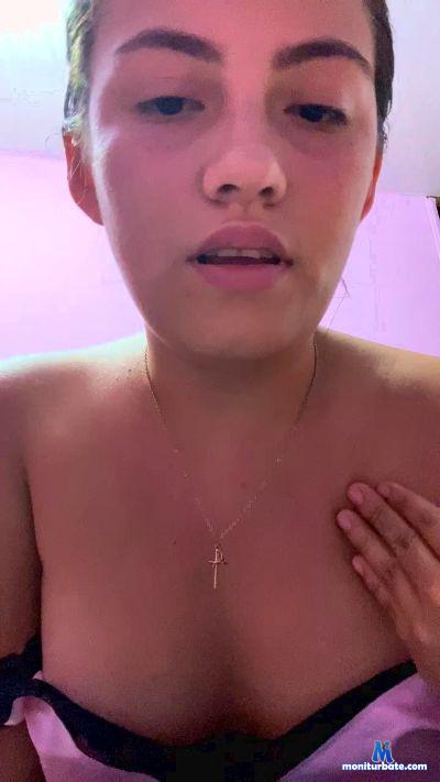 AprilMar1547 cam4 bicurious performer from Republic of Chile  
