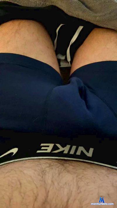 rene271 cam4 gay performer from French Republic  
