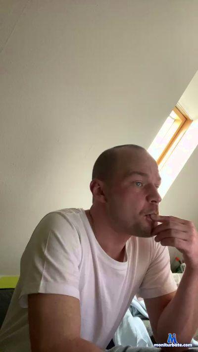 quatschen942 cam4 gay performer from Federal Republic of Germany  