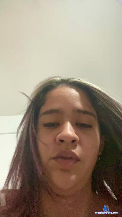 Thathah22 cam4 bisexual performer from Federative Republic of Brazil  