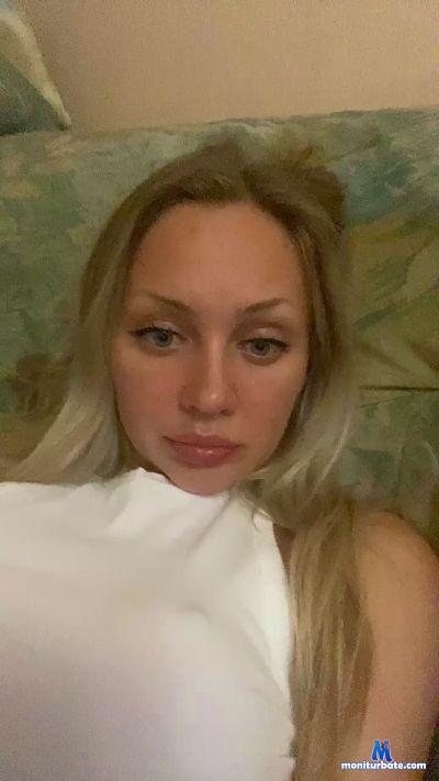 EmillyaW cam4 straight performer from Kingdom of the Netherlands cosplay cute striptease ass titts 