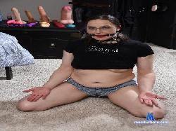 SlaveHollyGreen cam4 live cam performer profile