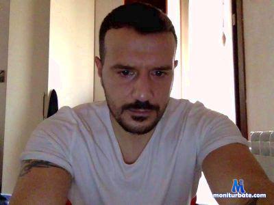 bonny851milan cam4 bisexual performer from Republic of Italy  