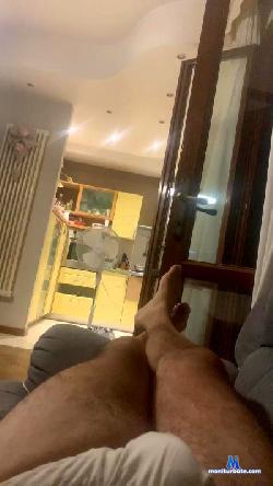 giovanni11p1 cam4 live cam performer profile