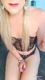 Love2hot2 cam4 livecam show performer room profile