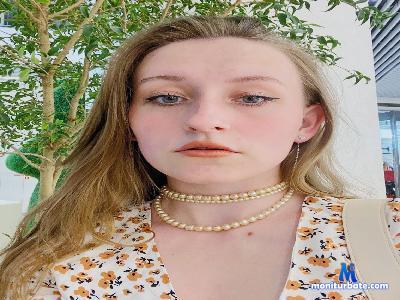 Kitty_love_you cam4 bisexual performer from Republic of Serbia armpits pee striptease cute feet C2C schoolgirl 