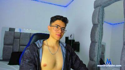 Matteoreyes_ cam4 bisexual performer from Republic of Colombia  
