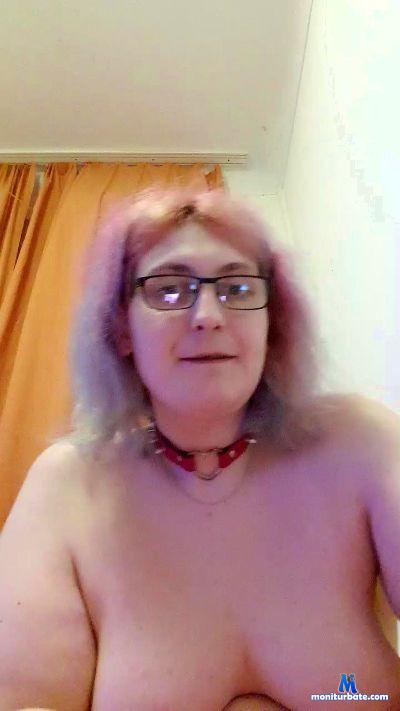 Latexgirly95 cam4 bisexual performer from Federal Republic of Germany  