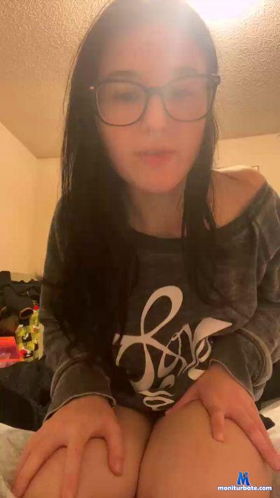 DazzyyDani cam4 bisexual performer from United States of America  