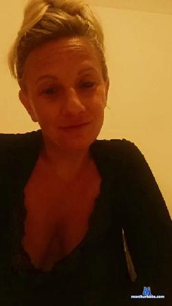 vivi320 cam4 live cam performer profile