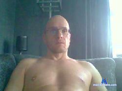 toshy_86 cam4 live cam performer profile