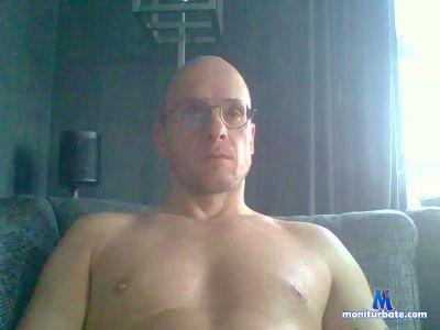 toshy_86 cam4 straight performer from United Kingdom of Great Britain & Northern Ireland  