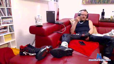 ppsoxslut cam4 gay performer from Federal Republic of Germany pnp poppers sneakers 