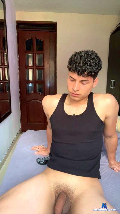 Urielc cam4 bisexual performer from Federative Republic of Brazil cum feet bigass milk blowjob 