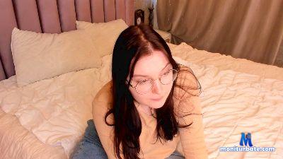 AraHarcum cam4 bicurious performer from French Republic smoke bigass masturbation armpits schoolgirl cute ass 