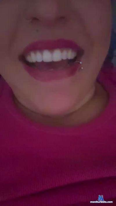FlakesOfMe cam4 bisexual performer from Republic of Italy amateur bdsm curvy 